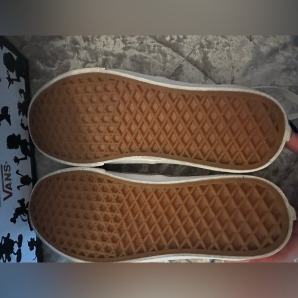 Disney Little Mermaid Authentic Vans - Picture 9 of 13